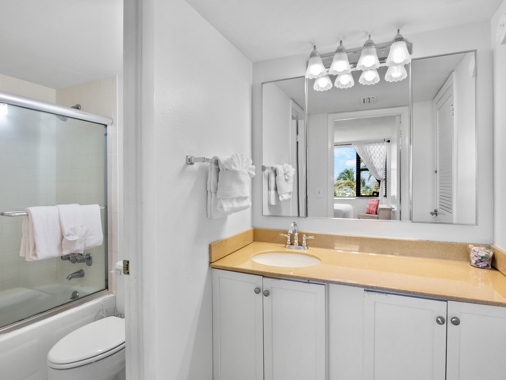 Harbor Towers Unit 525 by Tropical Sands Accommodations
