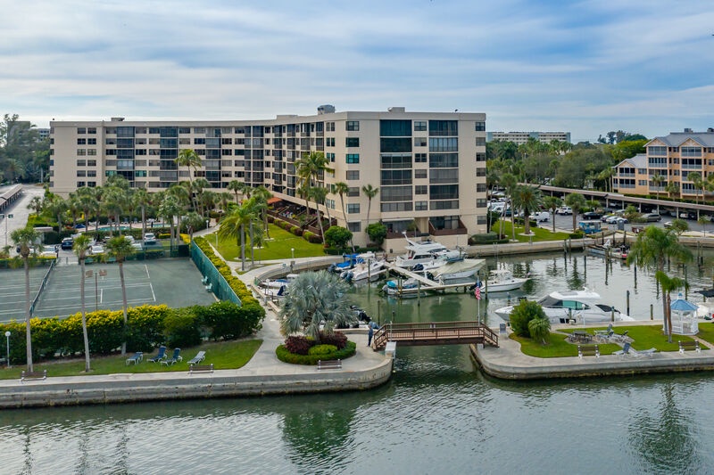 Harbor Towers 514