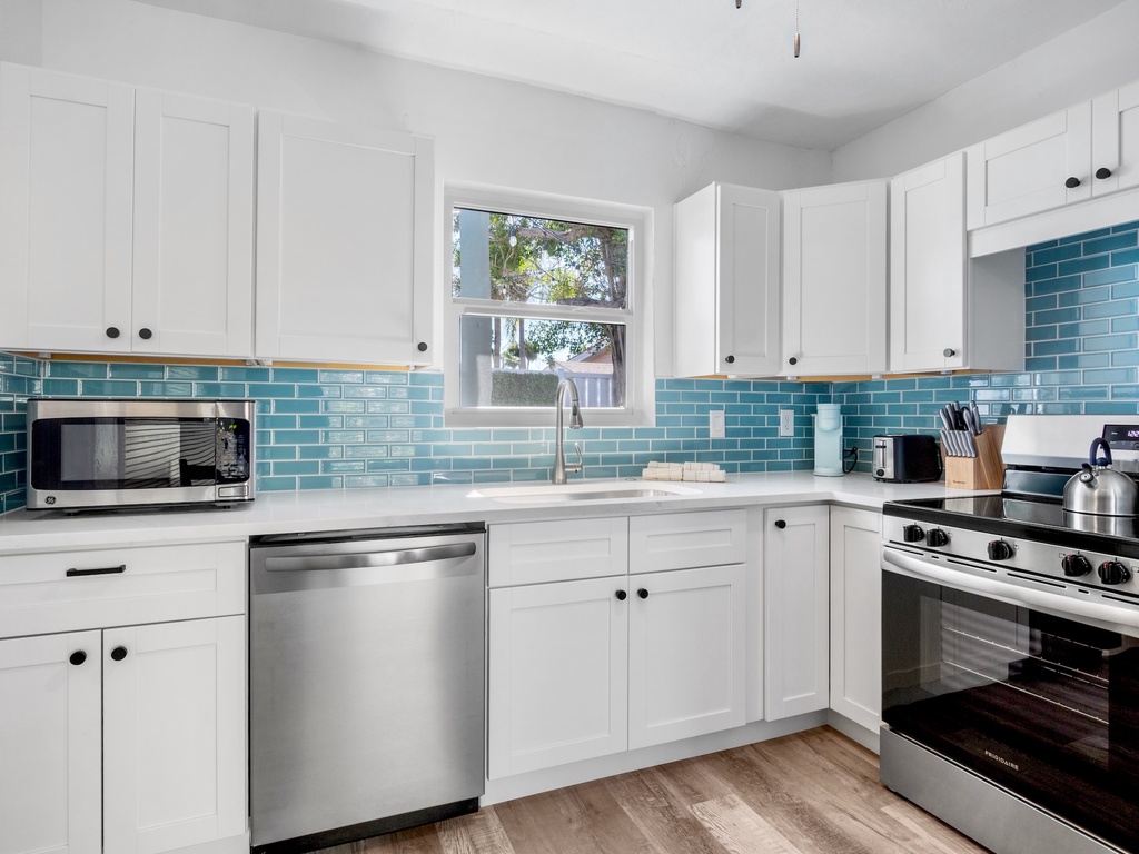 Fully equipped modern kitchen
