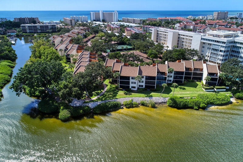 Midnight Cove II 220D