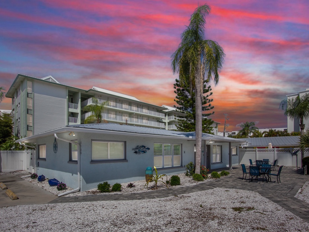 Sun N Sea #1 by Siesta Key Luxury Rental Properties