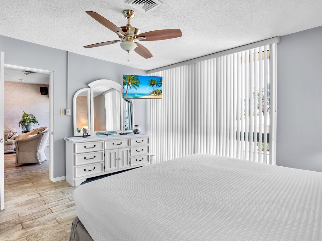 Primary Bedroom, King bed