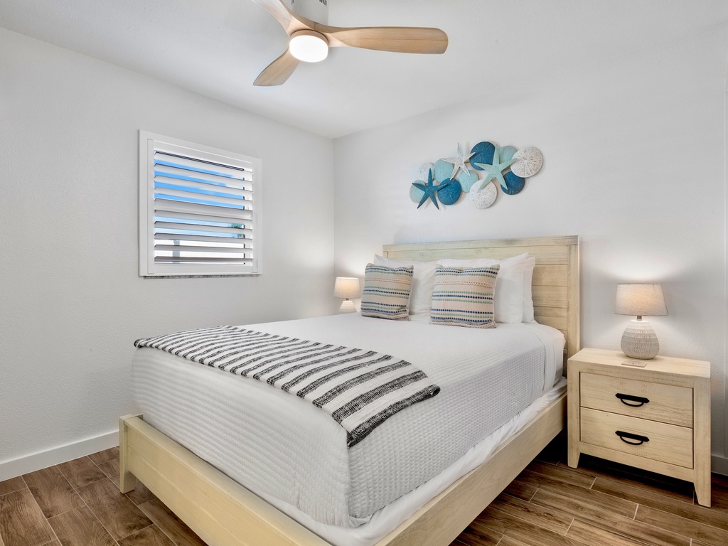 Primary Bedroom - Queen