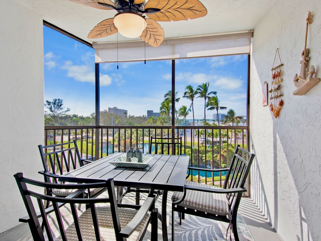 Screened-in Balcony Dining