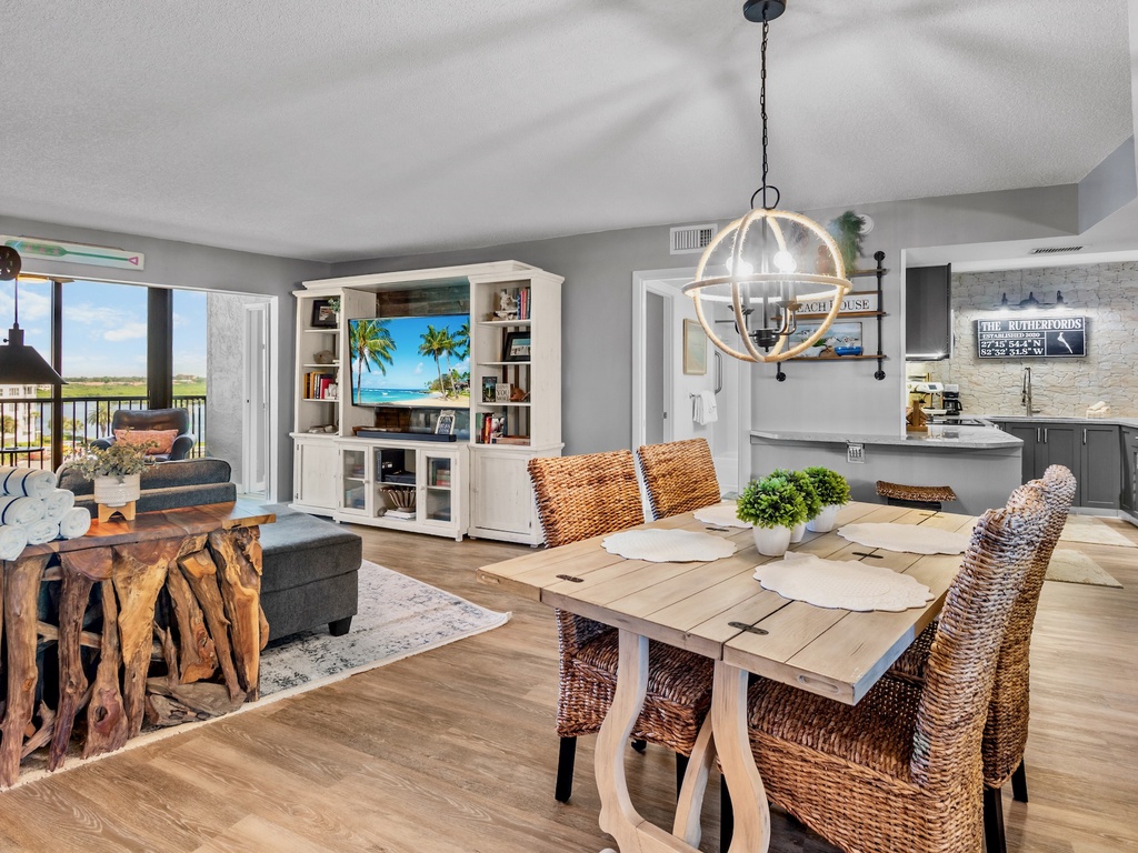 Harbor Towers Unit 515 by Tropical Sands Accommodations