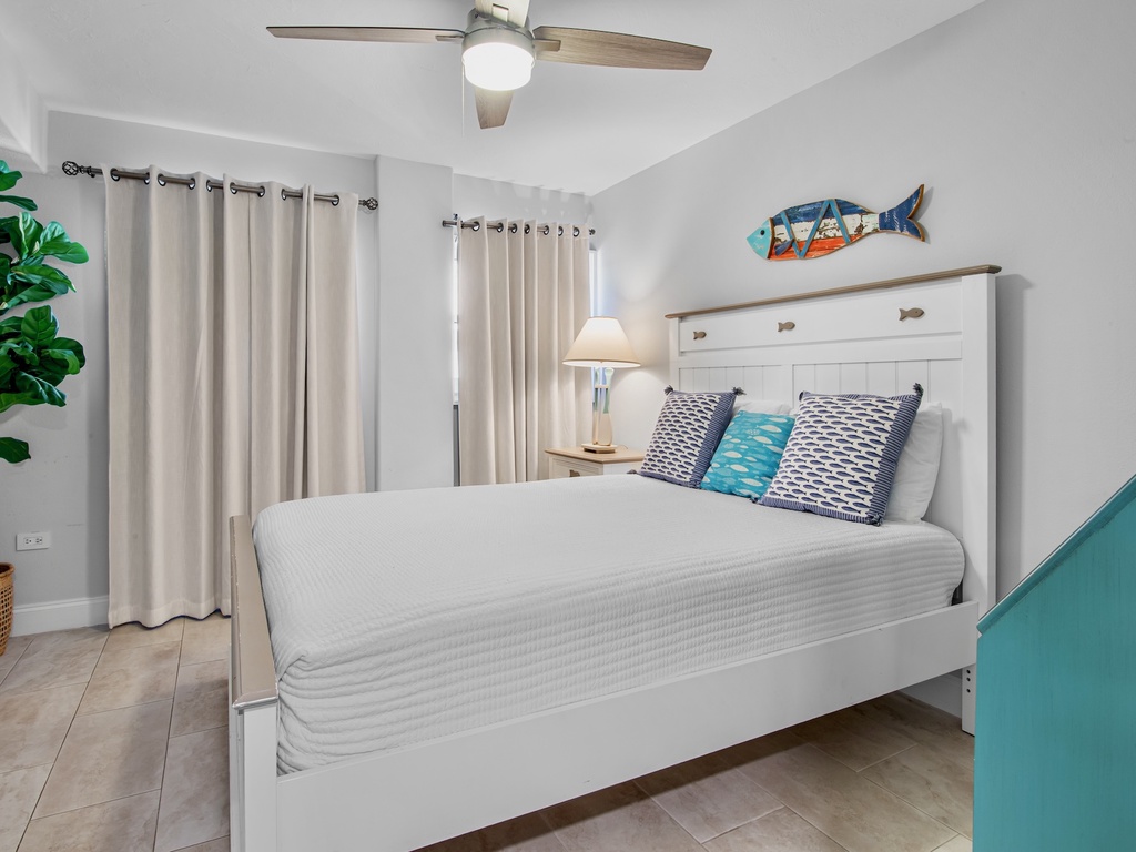 Third Bedroom, Queen