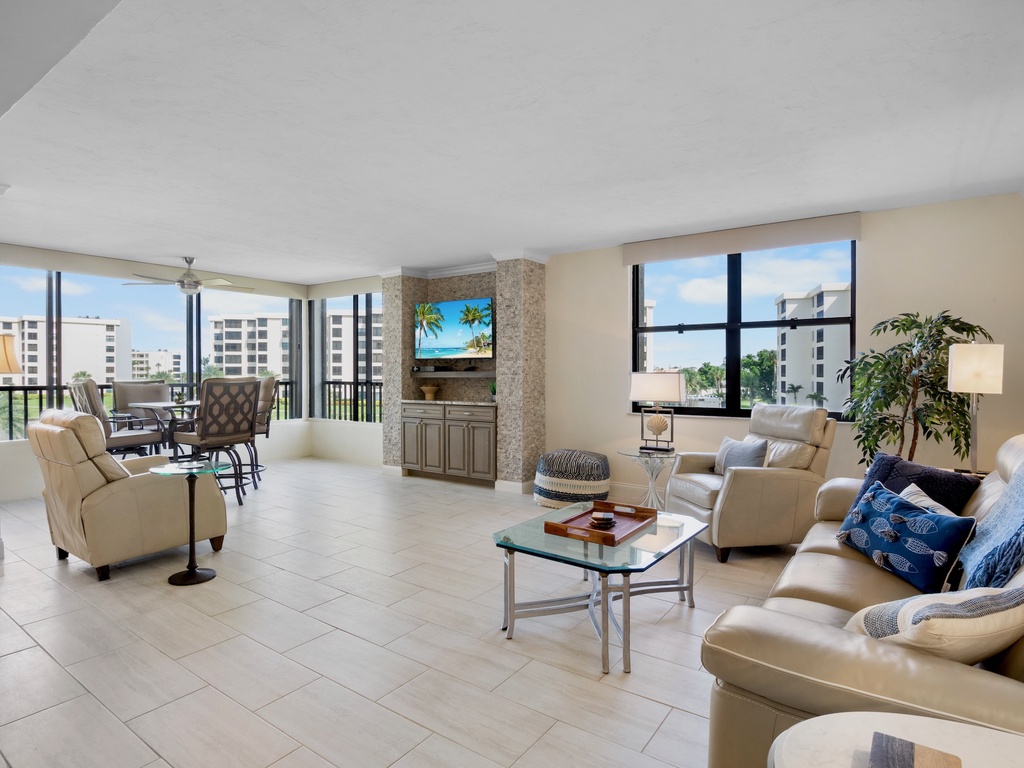 Gulf and Bay Club- B308