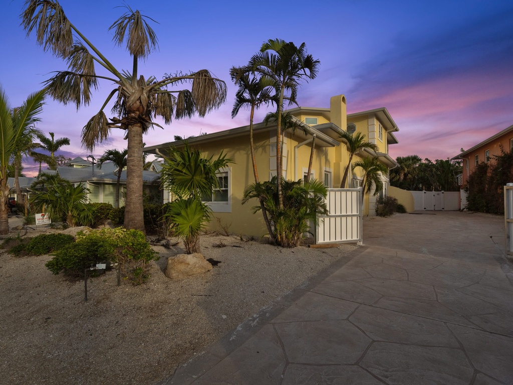 The Pool House Siesta Key Luxury Rental Properties