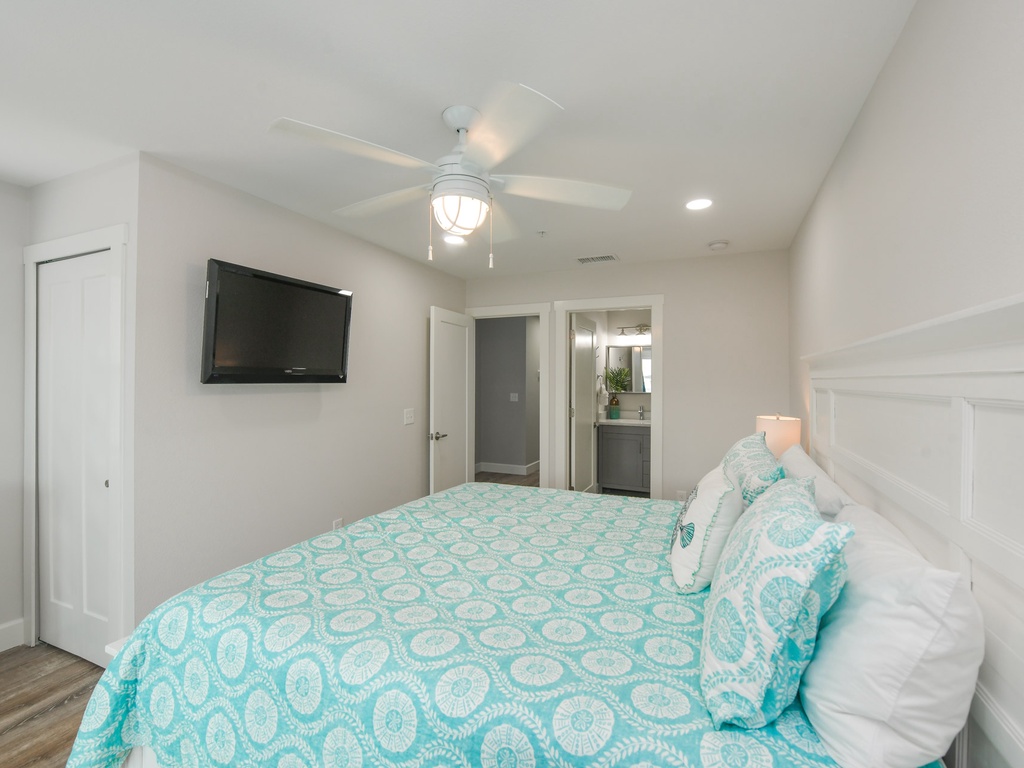 West Unit - Primary Bedroom - King