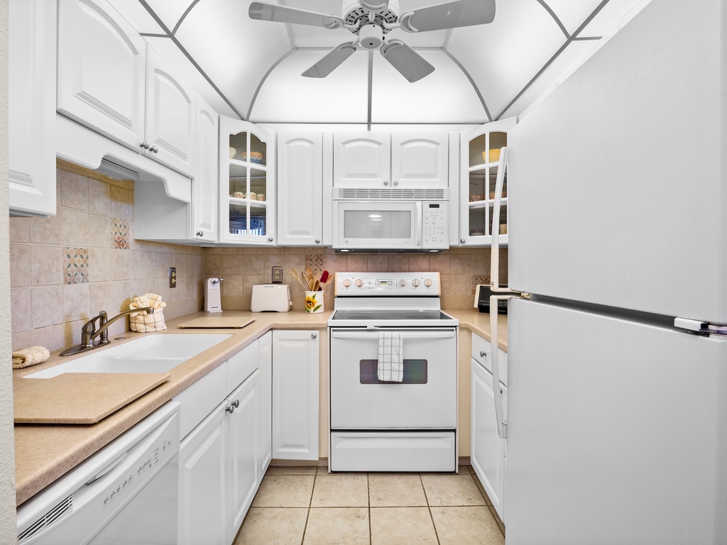 Harbor Towers Unit 501 by Tropical Sands Accommodations