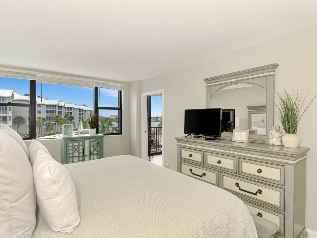 Primary Bedroom, King