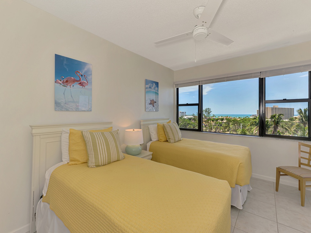 Second Bedroom, Two Twin Beds
