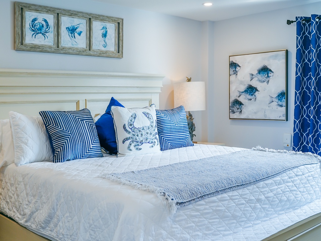 Master Bedroom, King Bed