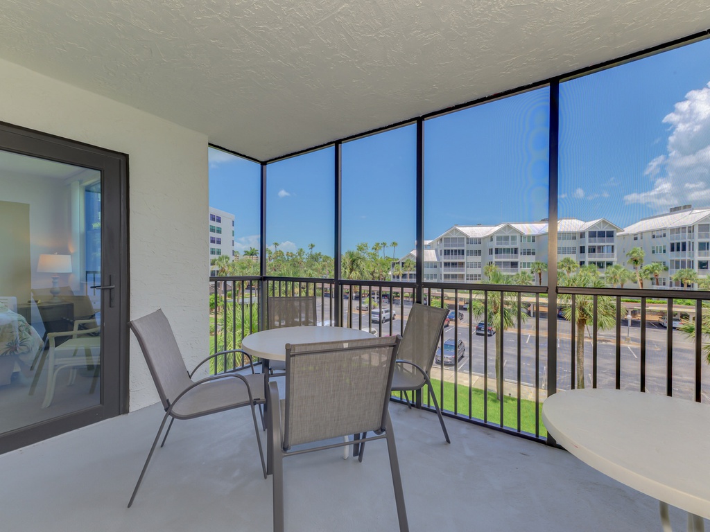 Screened-in Balcony