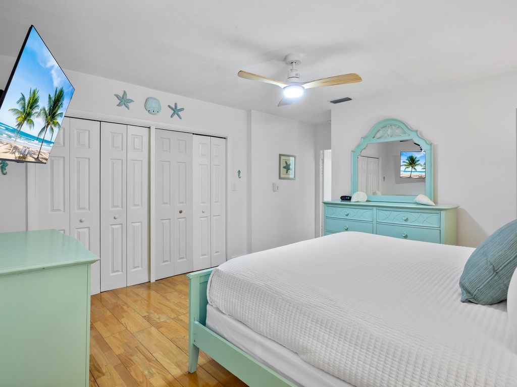 Primary Bedroom, King bed
