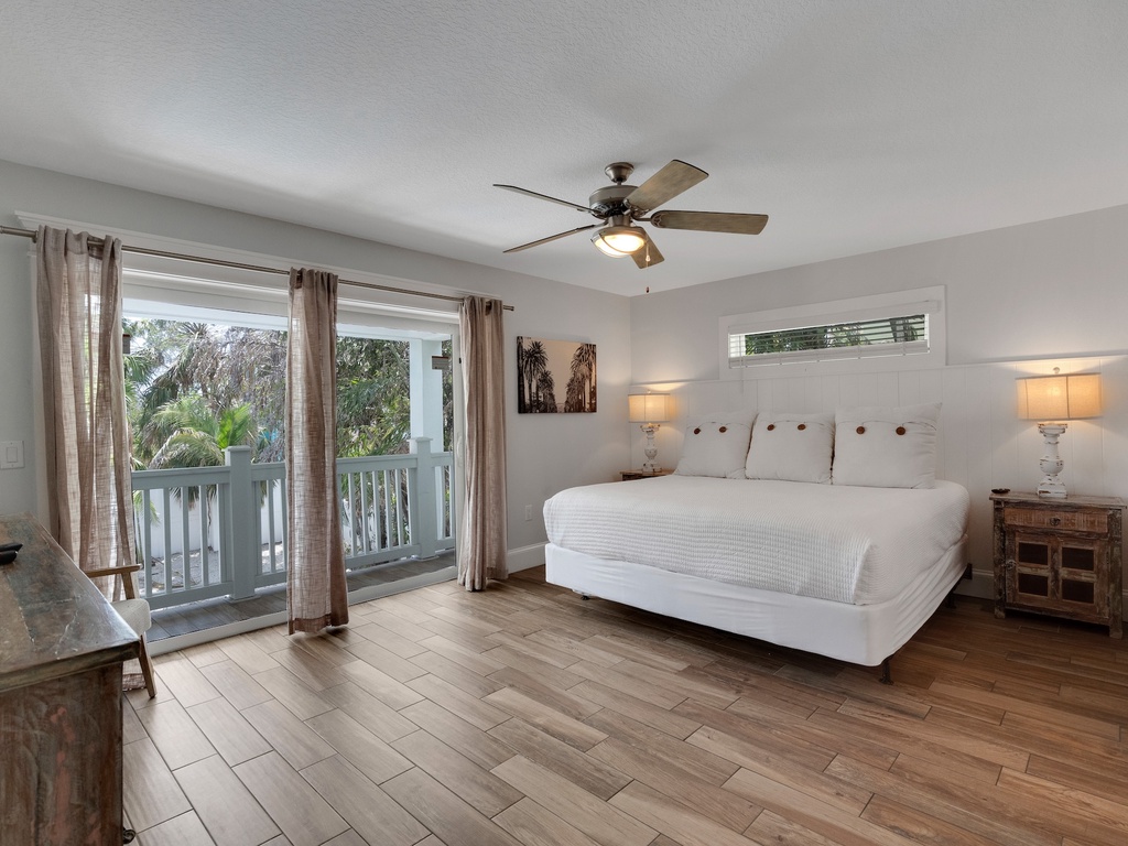 Sixth Bedroom, King