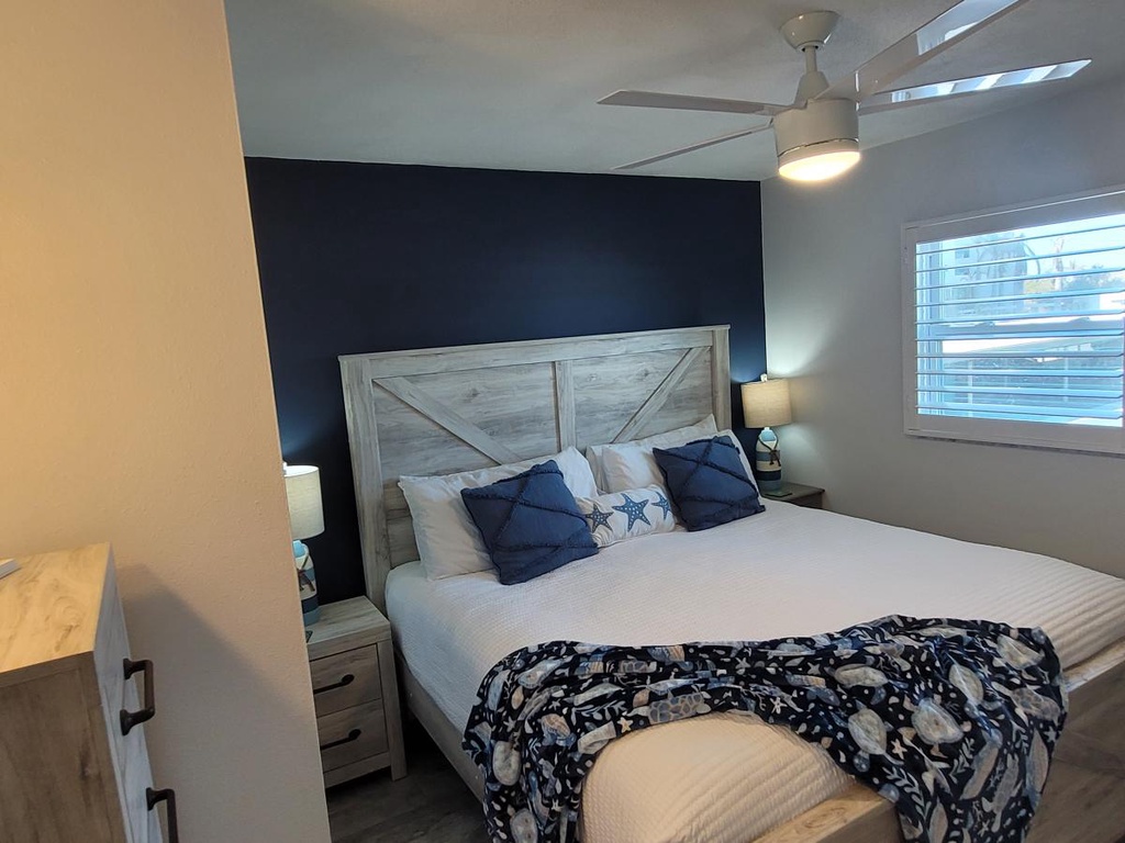 Master Bedroom, King Bed