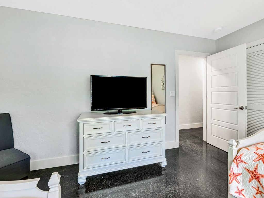 Fourth Bedroom, Two Twin beds with TV