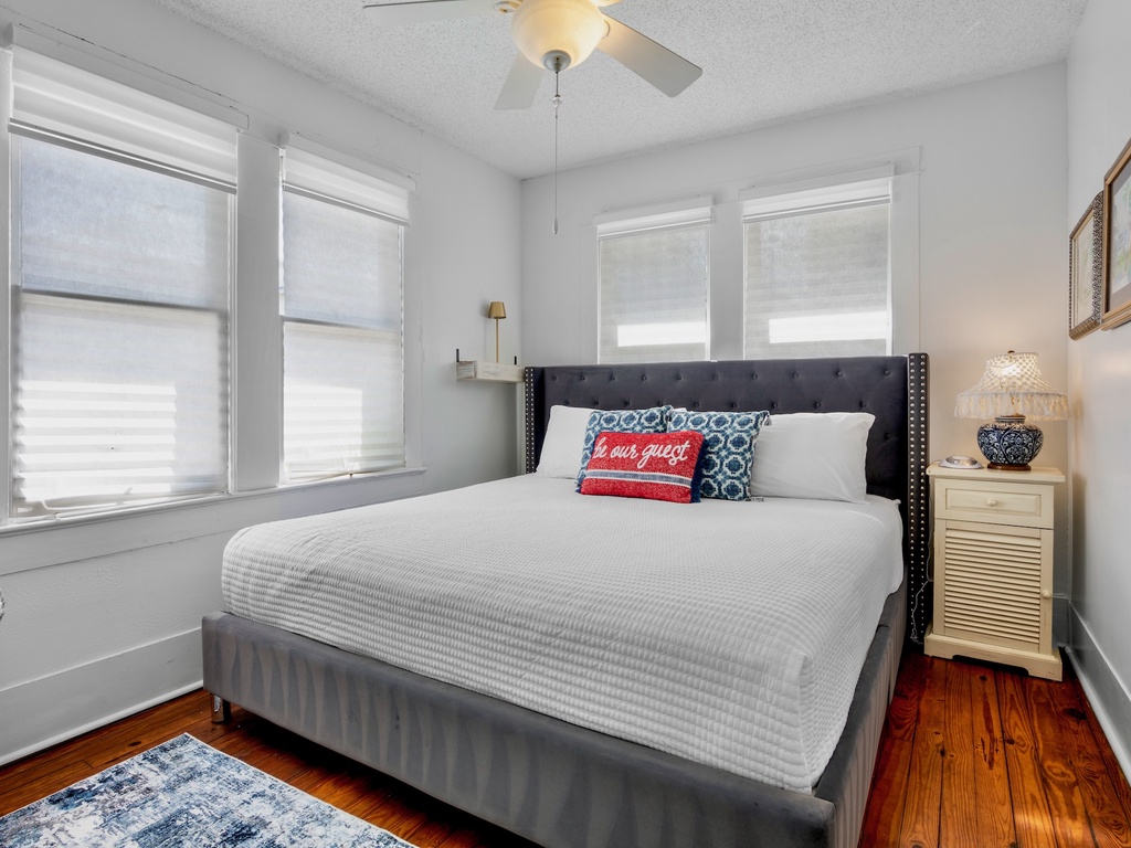 Second Bedroom - King