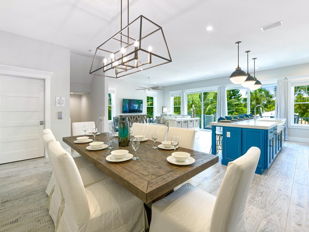 Dining Room and Wet Bar