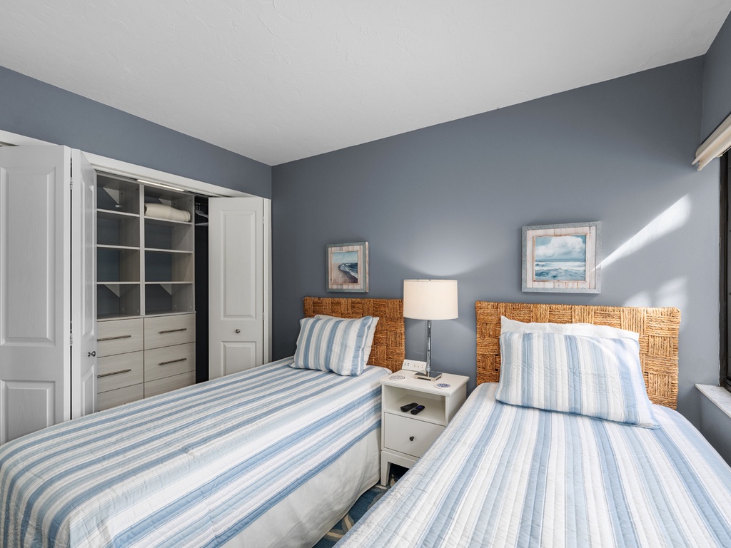 Midnight Cove II 611F