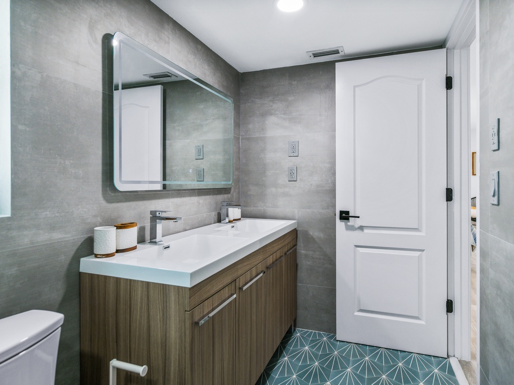Primary Bedroom-Ensuite Bathroom