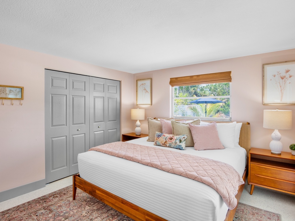 Second Bedroom, King