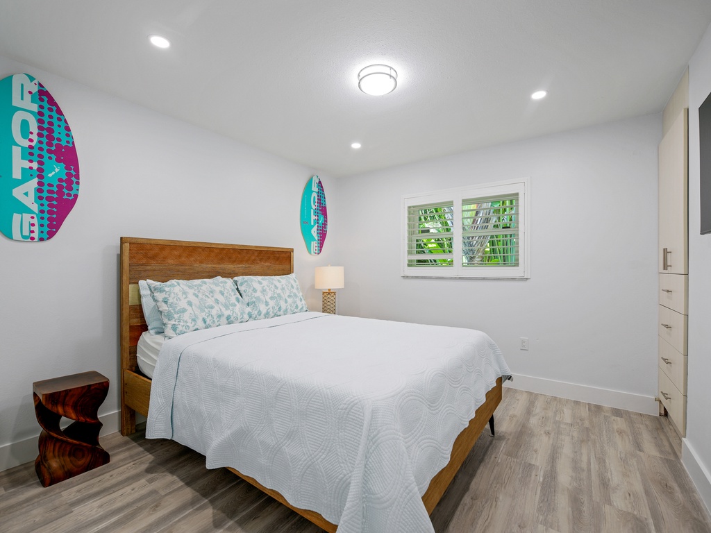 Third Bedroom, Queen Bed