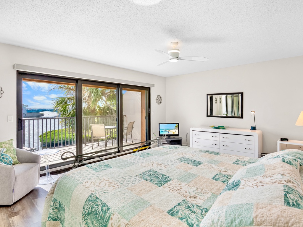 Midnight Cove II 220D