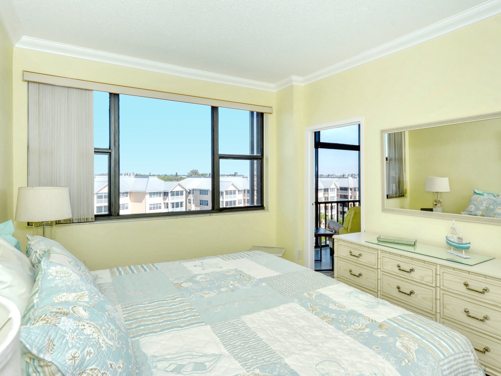 Second Bedroom, King
