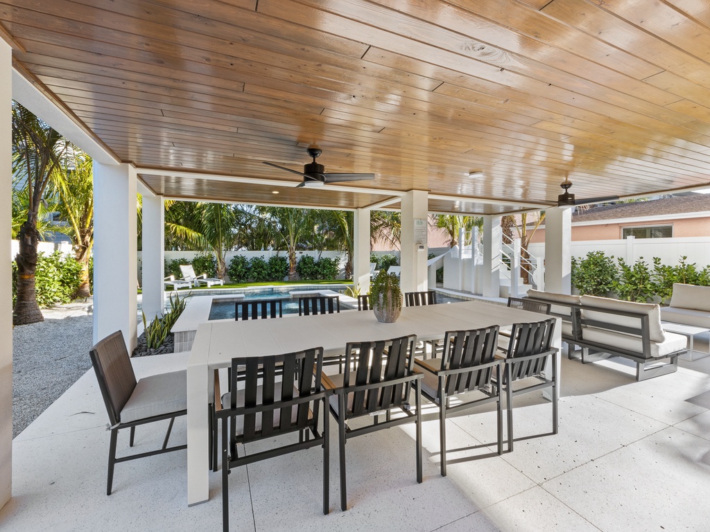 Outdoor Dining Area