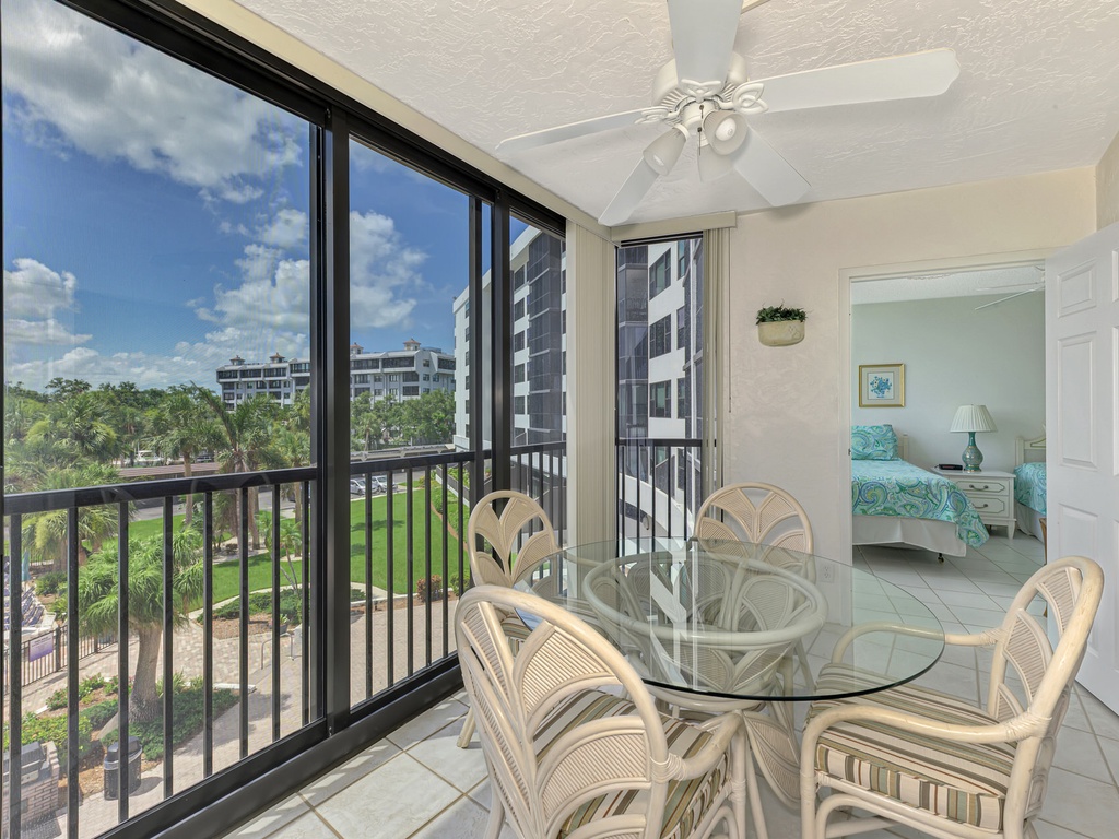 Additional Dining with Views