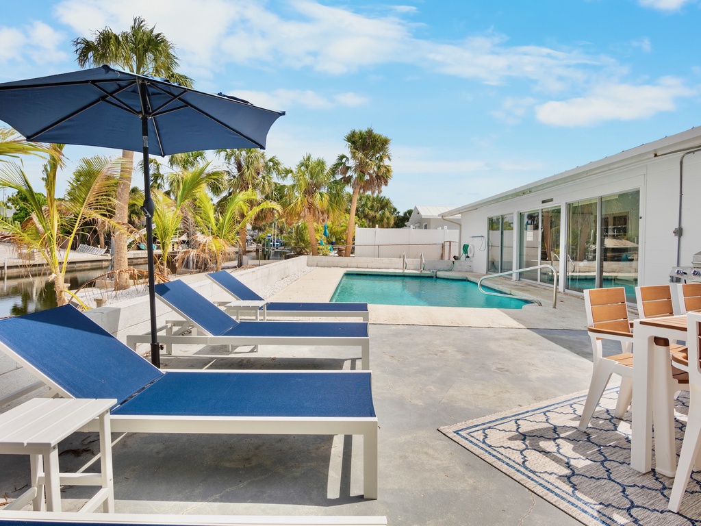 Poolside Loungers