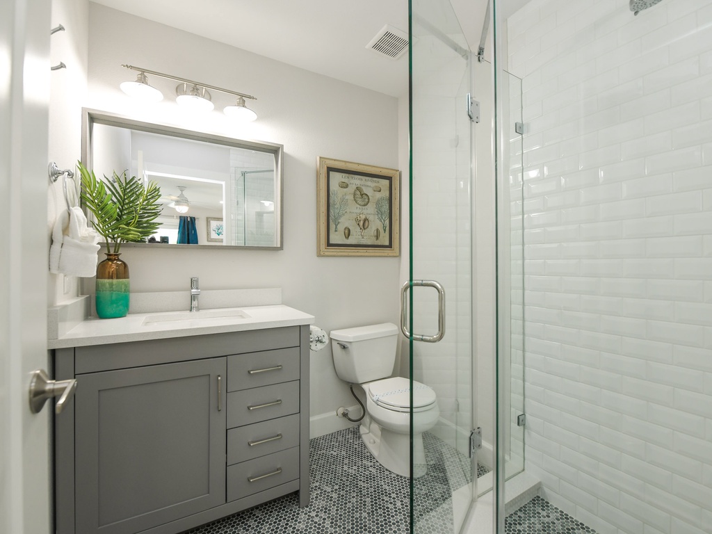 West Unit - Primary Ensuite