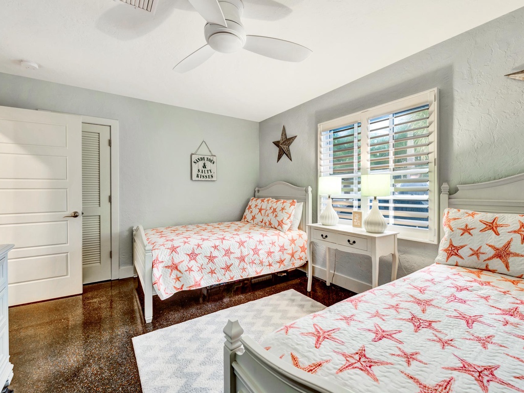 Fourth Bedroom, Two Twin beds