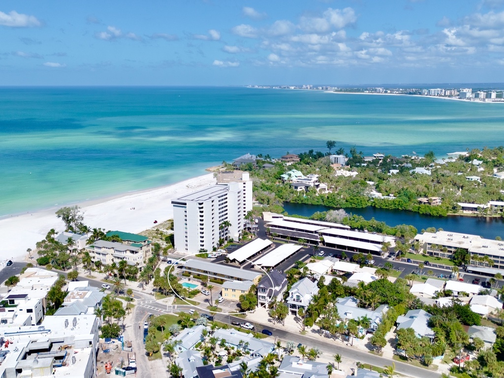 Close proximity to Gulf waters