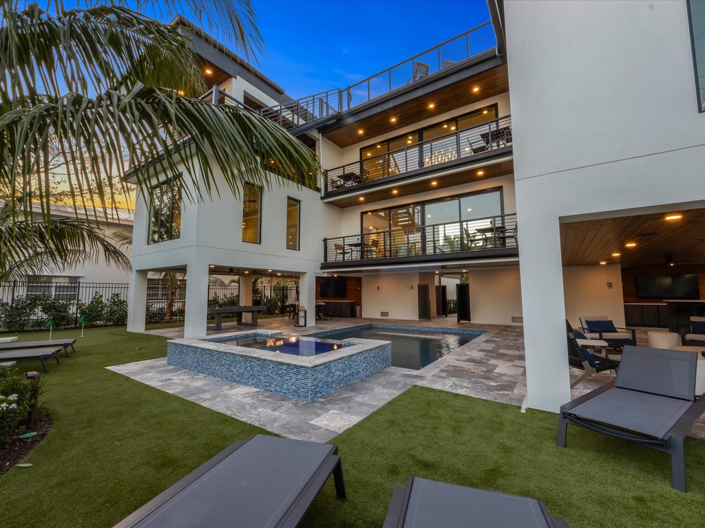 Lido Luxe Estate by Lido Key Vacations