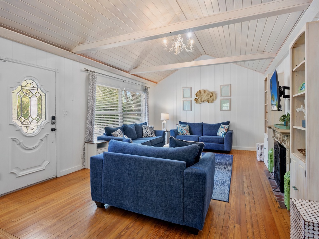 Bright Living Area with Cozy Seating