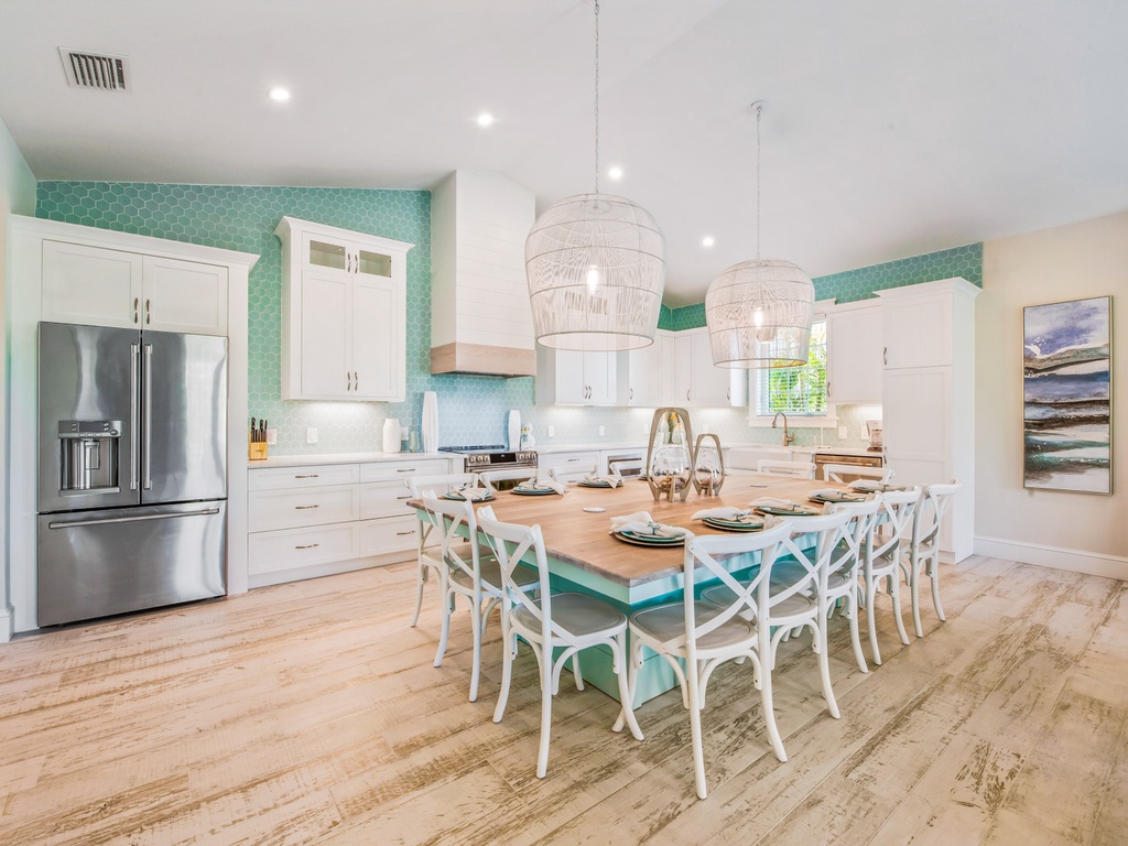 This kitchen has everything you need to entertain!