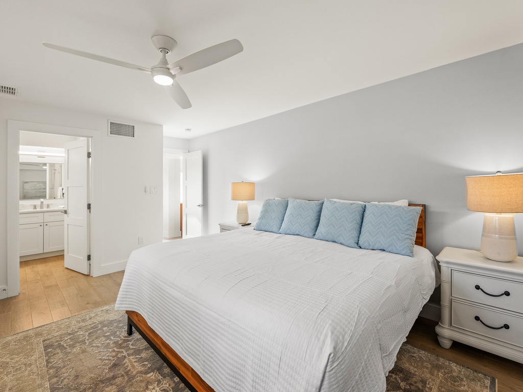 Second Bedroom - King