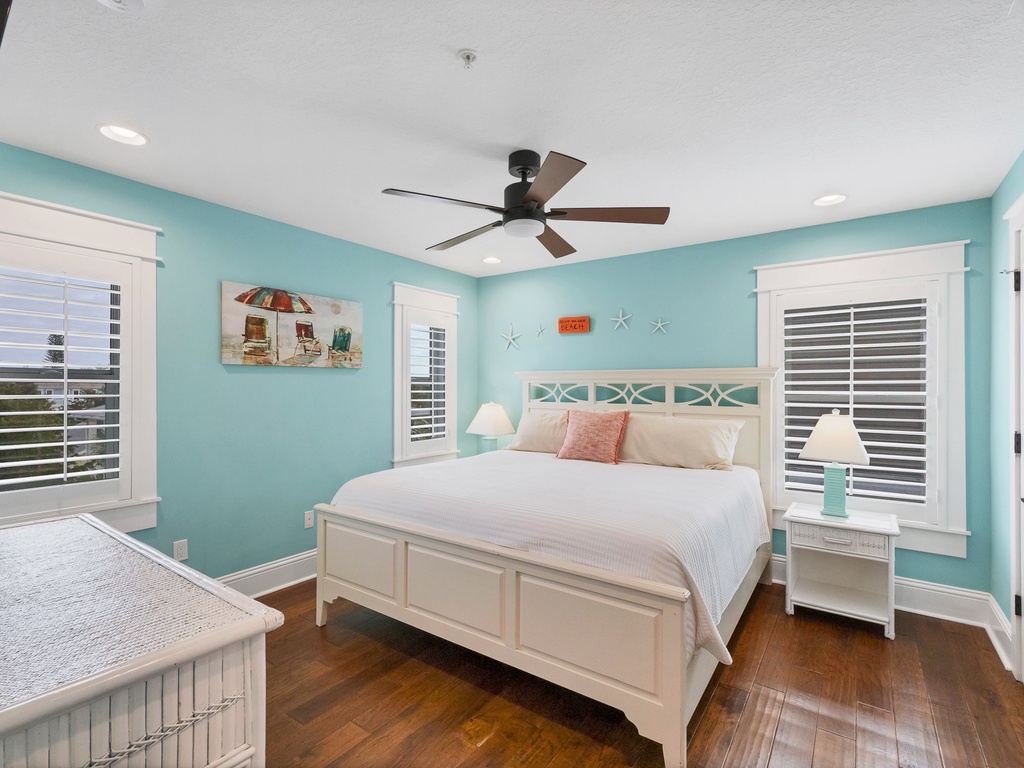 Fourth Bedroom (3rd floor), King bed