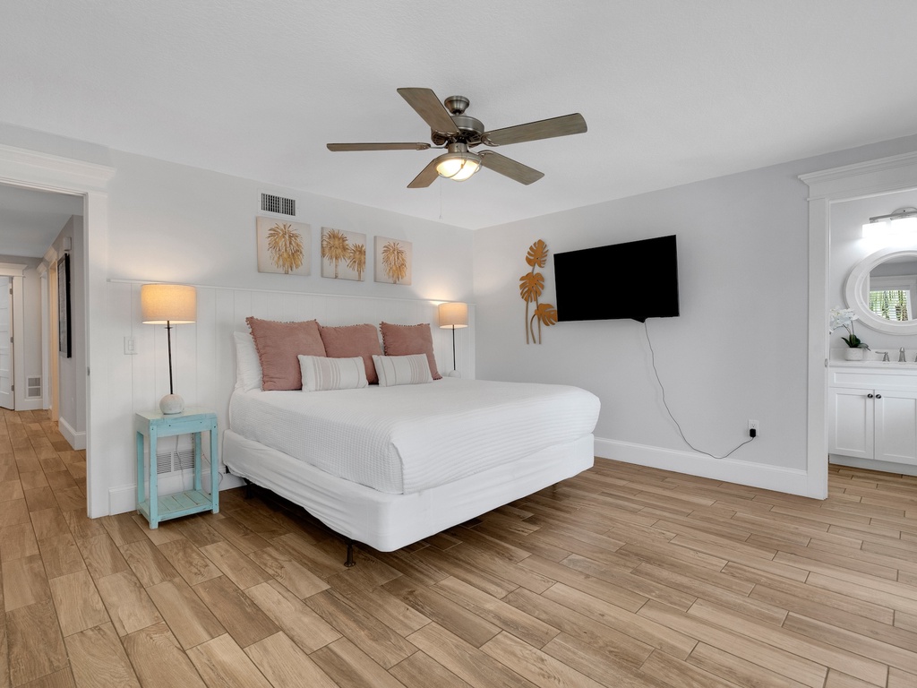 Fifth Bedroom, King