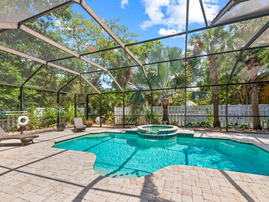 Private Pool and Spa