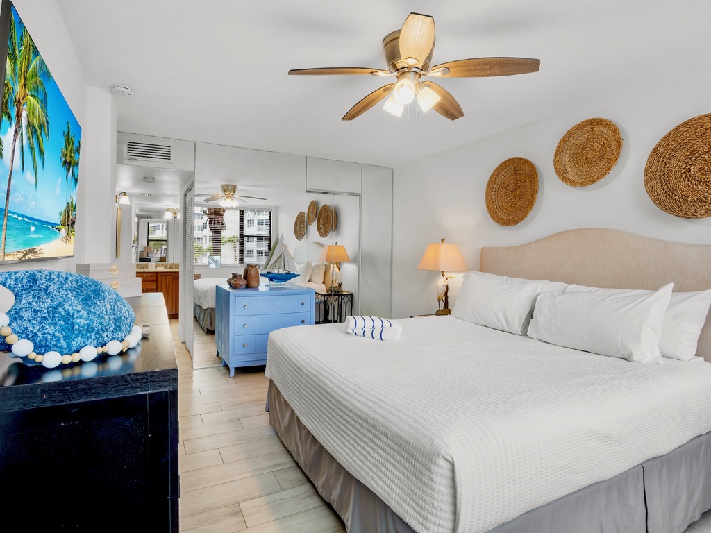 Primary Bedroom, King bed