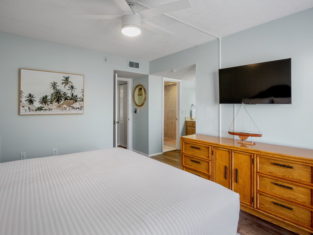 Primary Bedroom, King