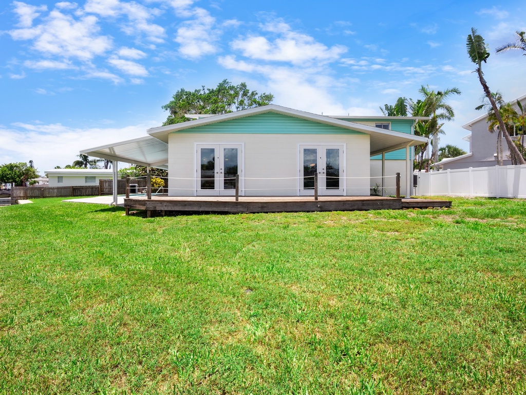 Leona Breeze by Tropical Sands Accommodations