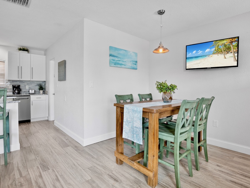 Dining Space for Group Gatherings