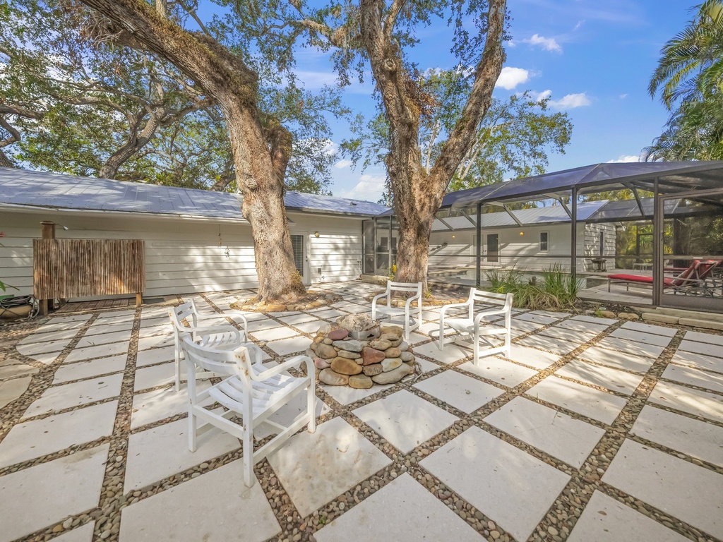 The Shaded Sanctuary - Siesta Key Luxury Rental Properties