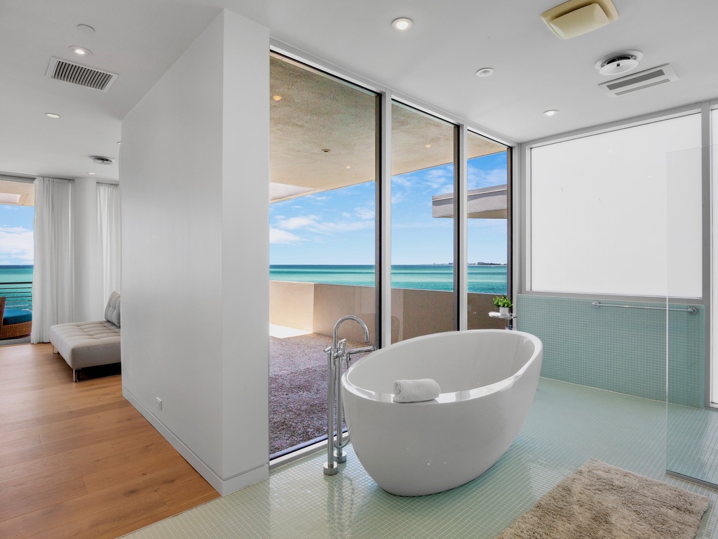 Primary Ensuite Bathroom, Bathe among sweeping Gulf views