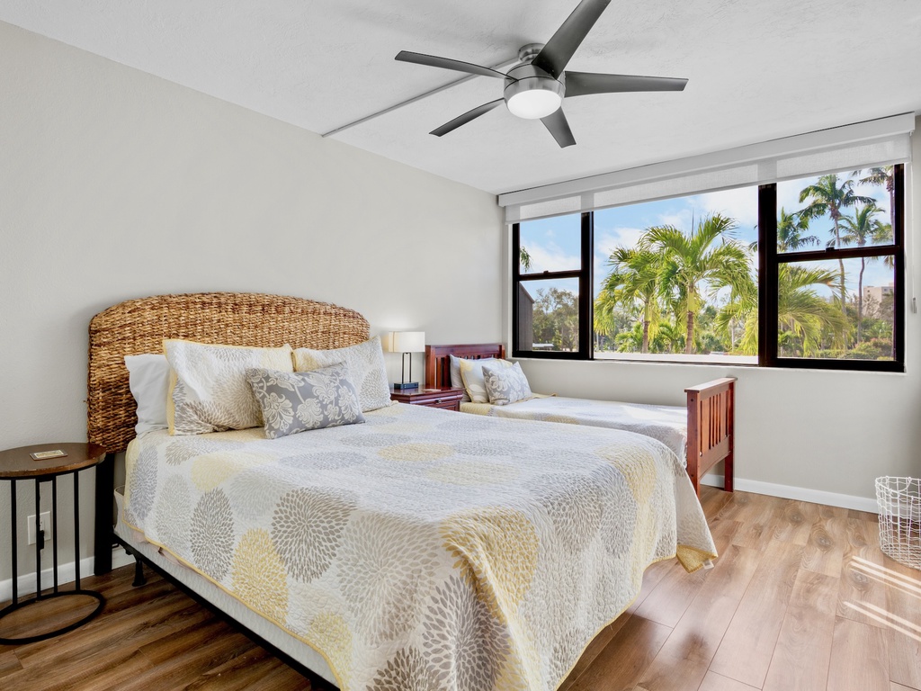 Guest Bedroom, Queen and Twin beds